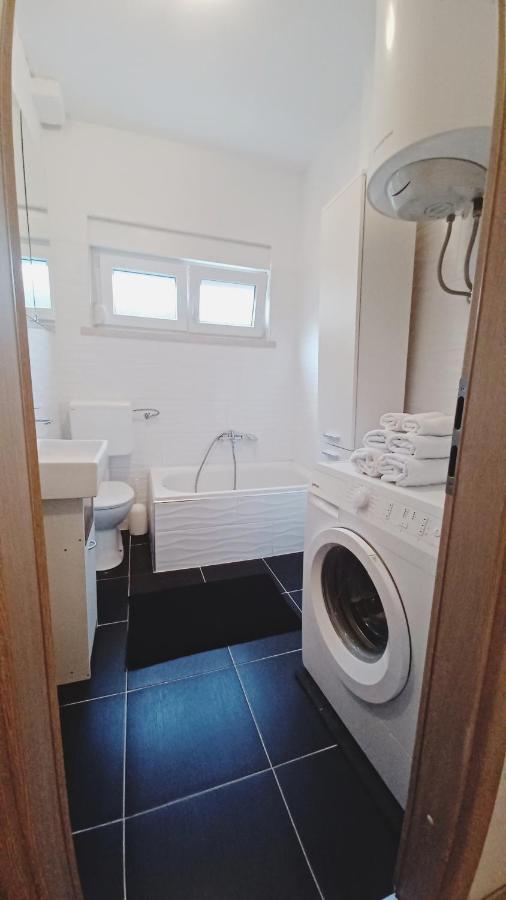 Ferienwohnung Apartman Dora Pula Exterior foto