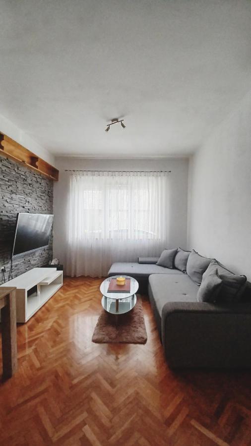 Ferienwohnung Apartman Dora Pula Exterior foto