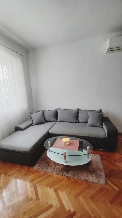 Ferienwohnung Apartman Dora Pula Exterior foto