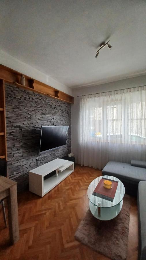 Ferienwohnung Apartman Dora Pula Exterior foto