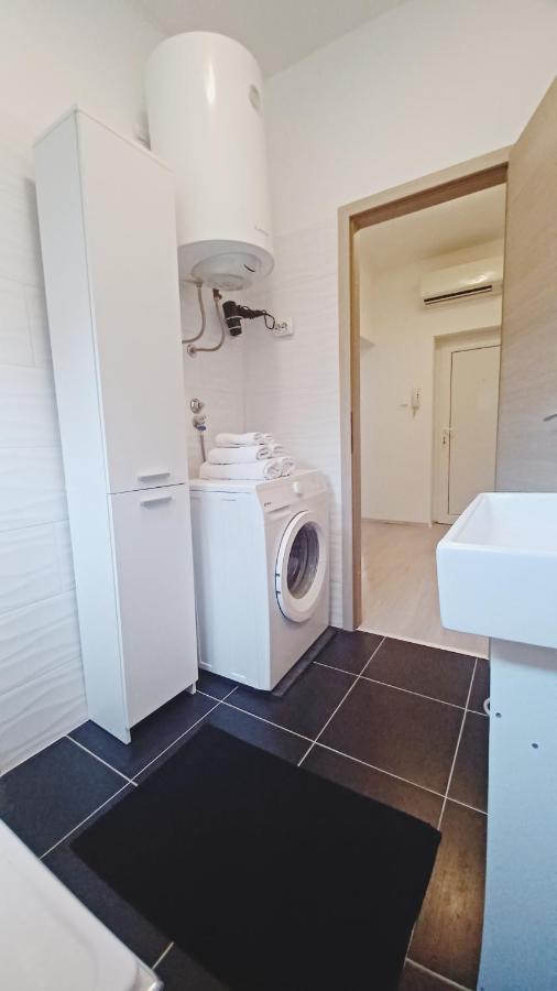 Ferienwohnung Apartman Dora Pula Exterior foto