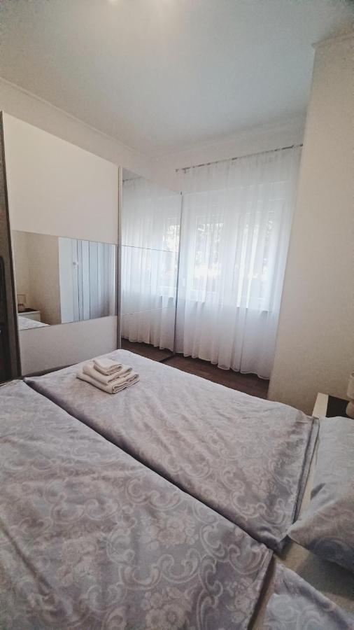 Ferienwohnung Apartman Dora Pula Exterior foto